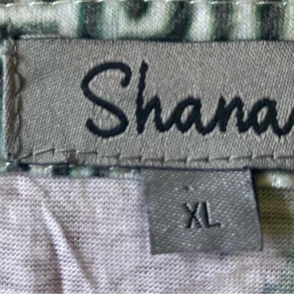 SHANA Green Graphic 3/4 Sleeve Blouse - Picture 4 of 5